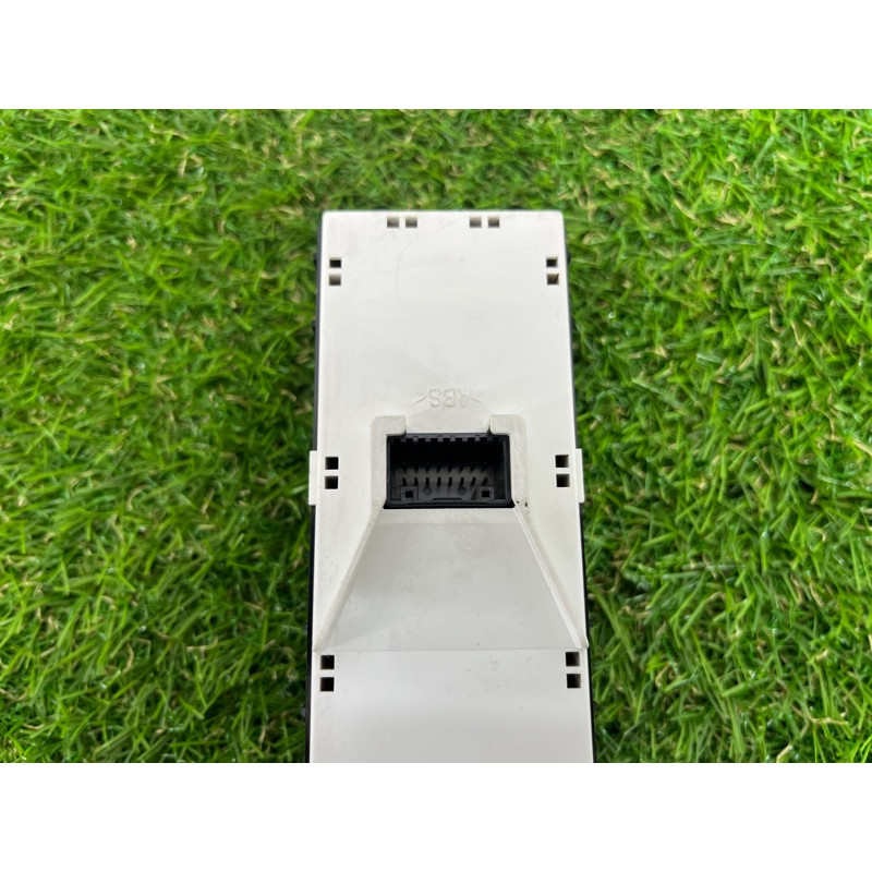 Блок кнопок стеклоподъемников (электрика / кнопки) Hyundai Santa Fe TM 2019 2.0 GDi Turbo 93571S1120NNB