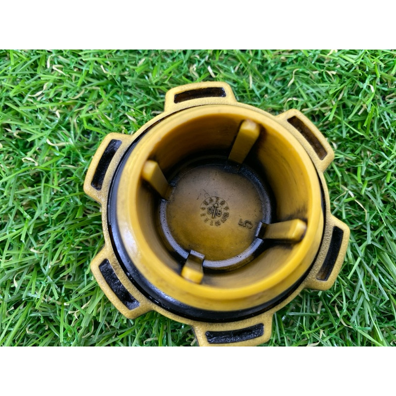 Крышка маслозаливной горловины (двигатель и элементы) Subaru Forester SH 2008 2.0 15255AA090