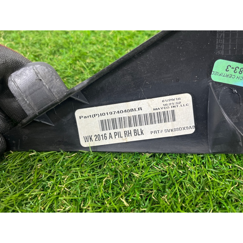 Обшивка Стойки (салон) Jeep Grand Cherokee WK2 2016 3.6 5VK88DX9AC