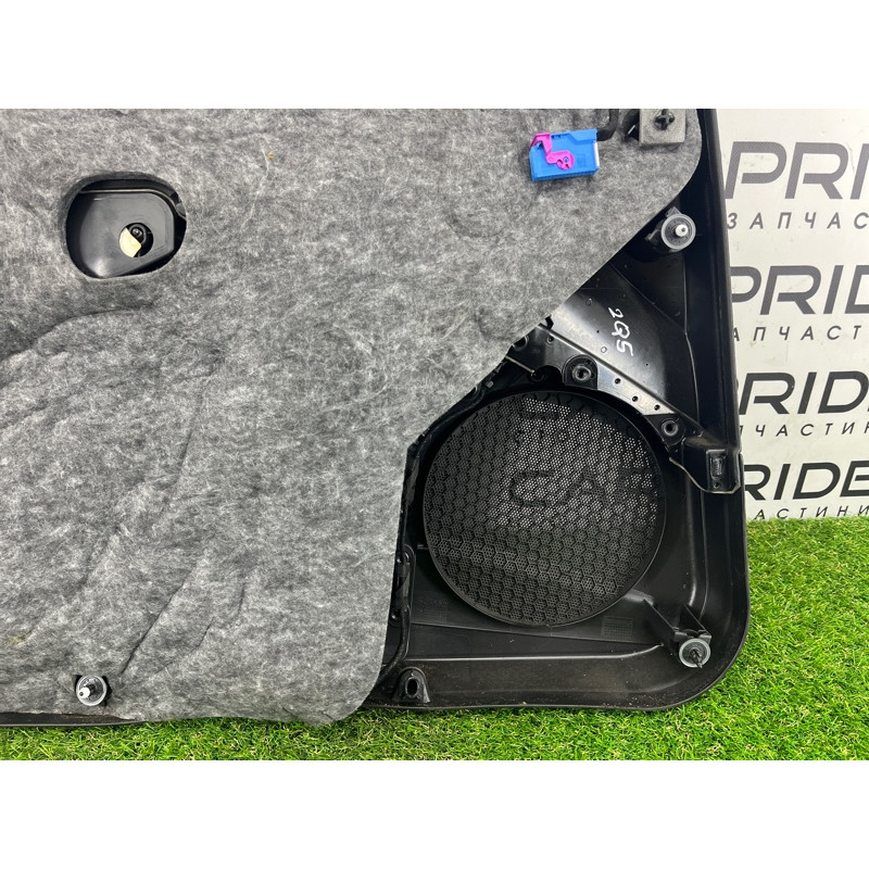 Дверная карта (салон) AUDI Q5 8R 2012 3.2 CALB 8R186710424A