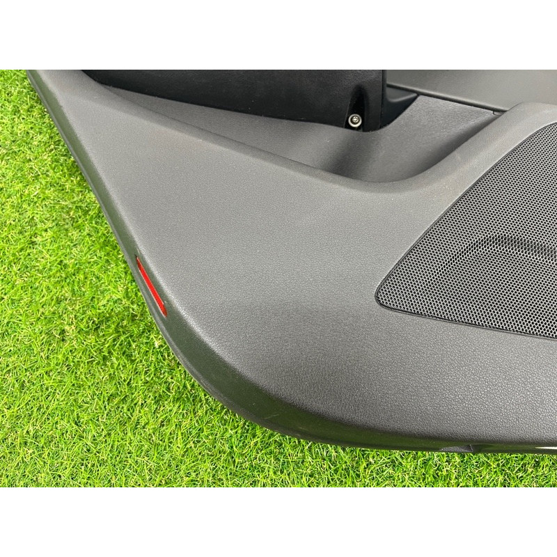 Дверная карта (салон) AUDI Q5 8R 2012 3.2 CALB 8R086730324A