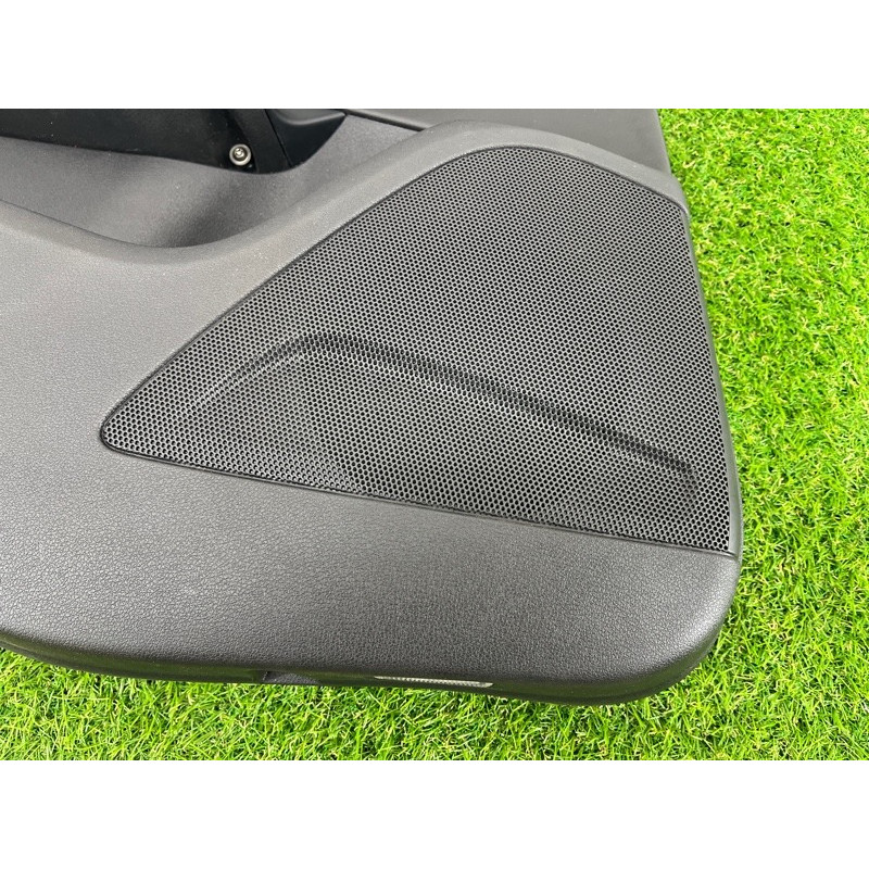 Дверная карта (салон) AUDI Q5 8R 2012 3.2 CALB 8R086730324A