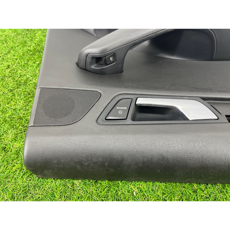 Дверная карта (салон) AUDI Q5 8R 2012 3.2 CALB 8R086730324A