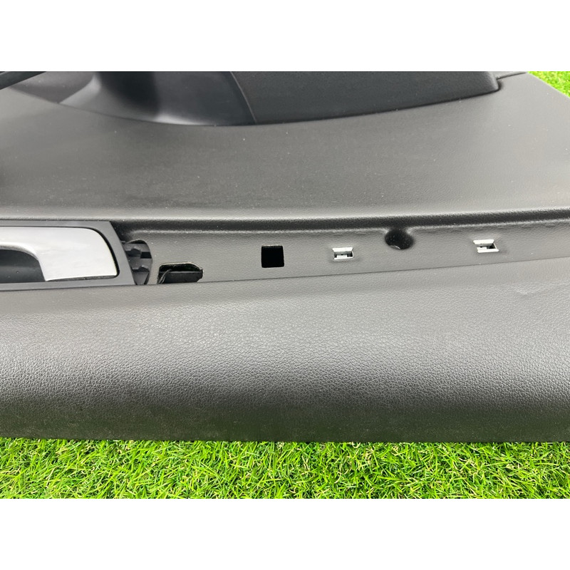 Дверная карта (салон) AUDI Q5 8R 2012 3.2 CALB 8R086730324A