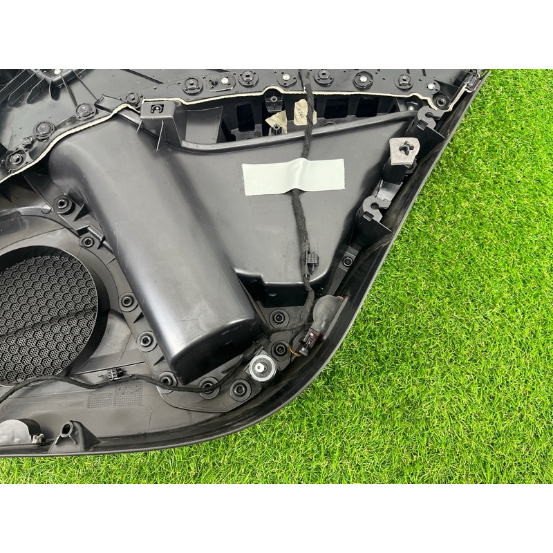 Дверная карта (салон) AUDI Q5 8R 2012 3.2 CALB 8R086730324A