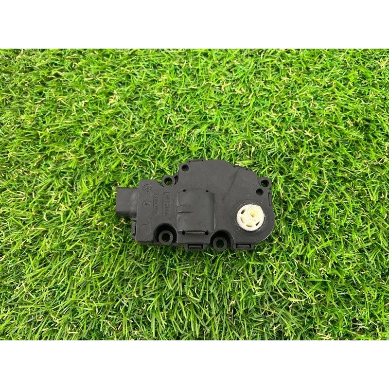 Привод заслонки отопителя (отопление и кондиционирование) Volkswagen Touareg NF 2012 3.0 7P0907511