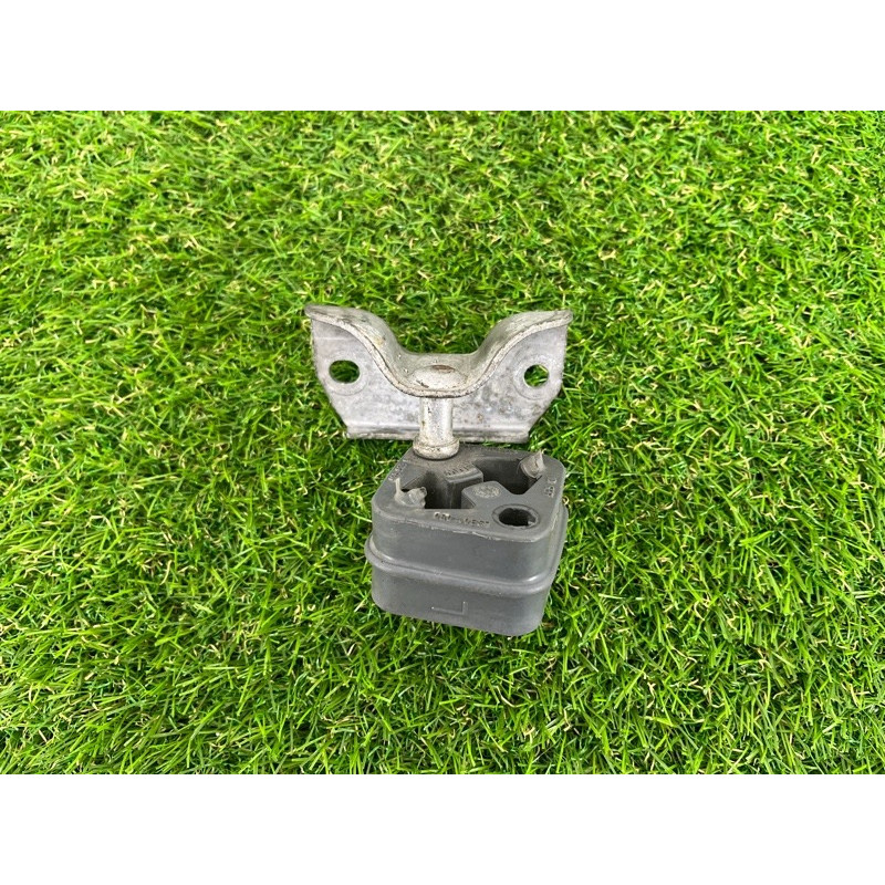 Подушка глушника (вихлопна система) BMW 5-series G30 2017 2.0 B46B20 18308635587