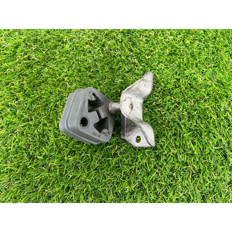 Подушка глушника (вихлопна система) BMW 5-series G30 2017 2.0 B46B20 18308635587