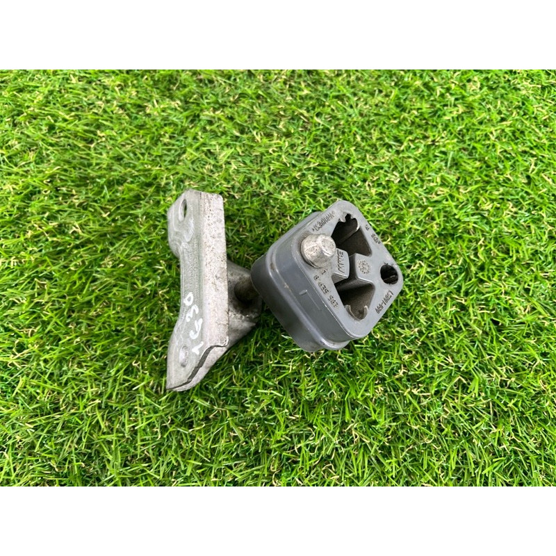 Подушка глушника (вихлопна система) BMW 5-series G30 2017 2.0 B46B20 18308635587