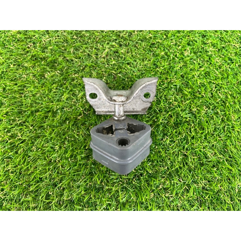 Подушка глушника (вихлопна система) BMW 5-series G30 2017 2.0 B46B20 18308635587