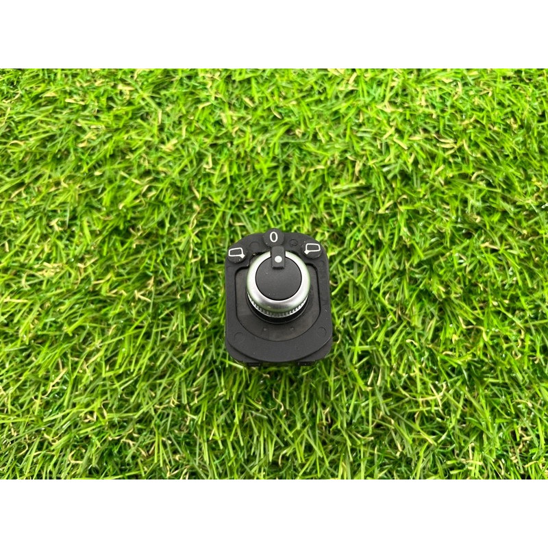 Кнопка регулировки зеркала (электрика / кнопки) AUDI A3 8V 2015 1.8 8V0959565E