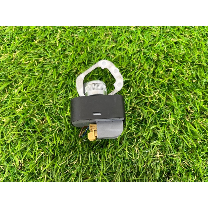 Кнопка регулировки зеркала (электрика / кнопки) AUDI A3 8V 2015 1.8 8V0959565E