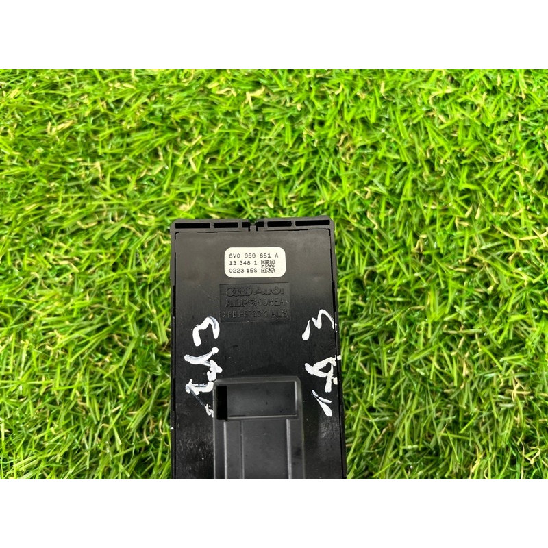 Блок кнопок стеклоподъемников (электрика / кнопки) AUDI A3 8V 2015 1.8 8V0959851A
