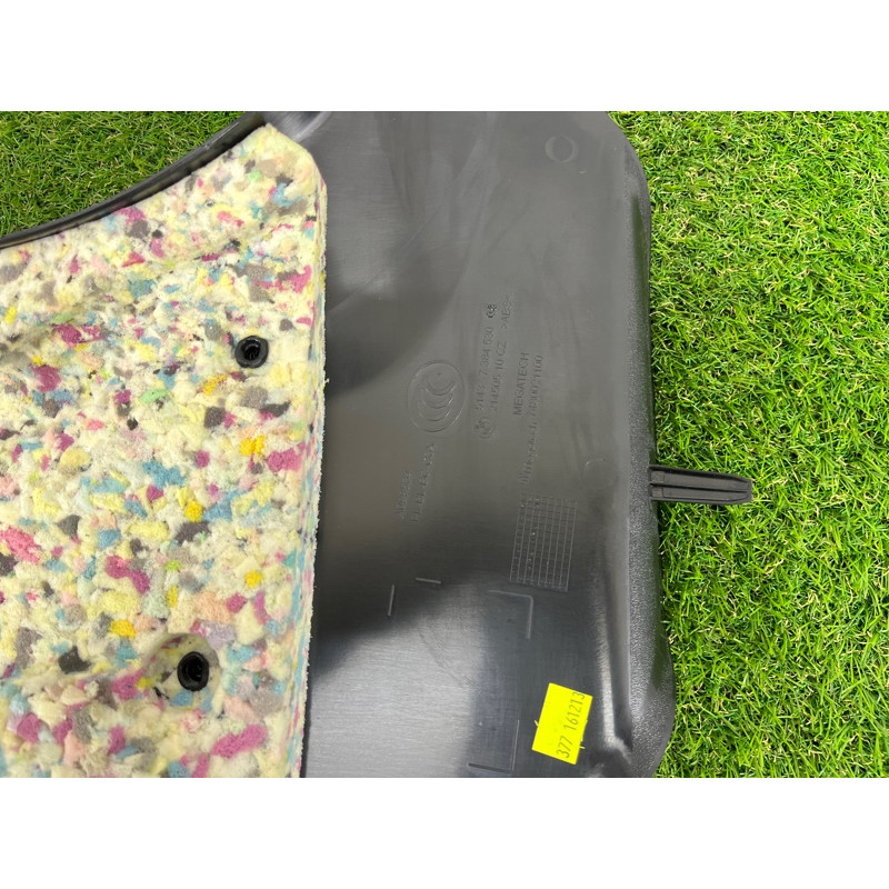 Обшивка центральної стійки (салон) BMW 5-series G30 2017 2.0 B46B20 51437419854