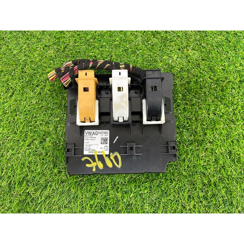 Блок комфорта (электрика / блок управления) Volkswagen Passat B7 2016 1.8 5K0937085AE