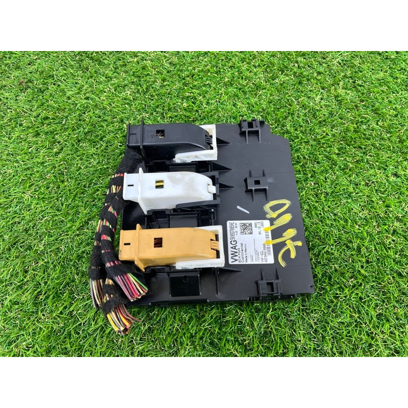 Блок комфорта (электрика / блок управления) Volkswagen Passat B7 2016 1.8 5K0937085AE