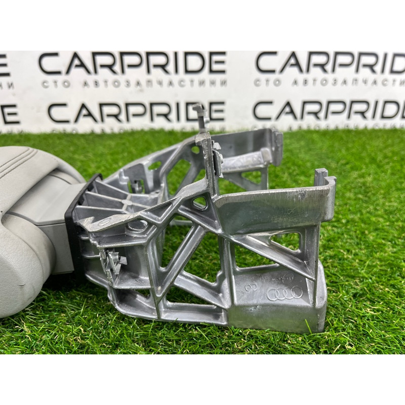 Подлокотник (салон) AUDI A3 8V 2015 1.8 8V0864207CHB9