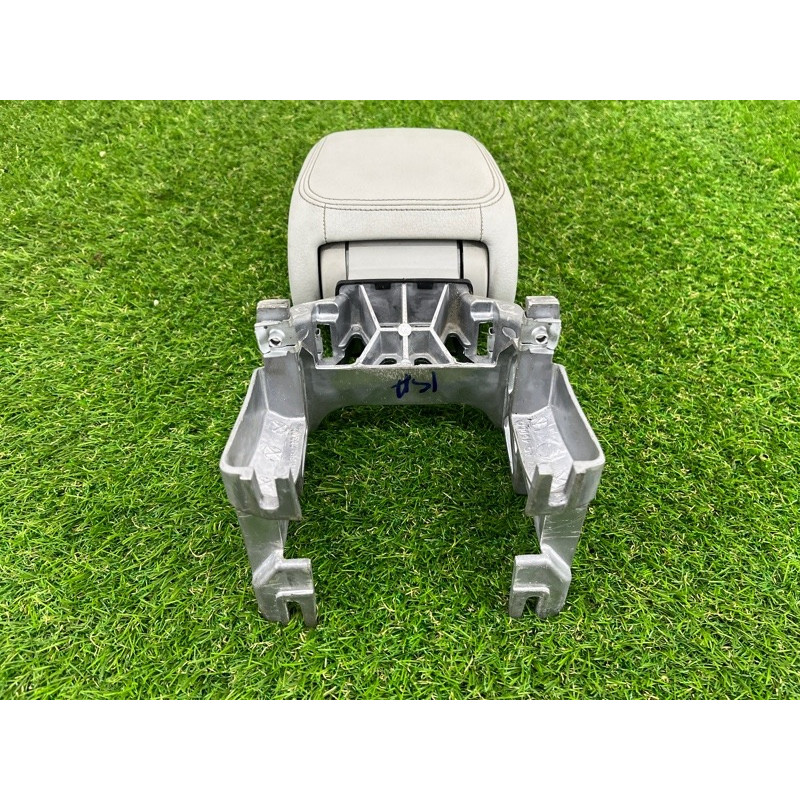 Подлокотник (салон) AUDI A3 8V 2015 1.8 8V0864207CHB9