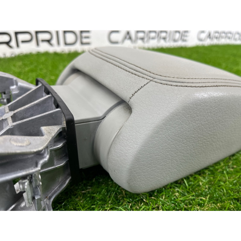 Подлокотник (салон) AUDI A3 8V 2015 1.8 8V0864207CHB9