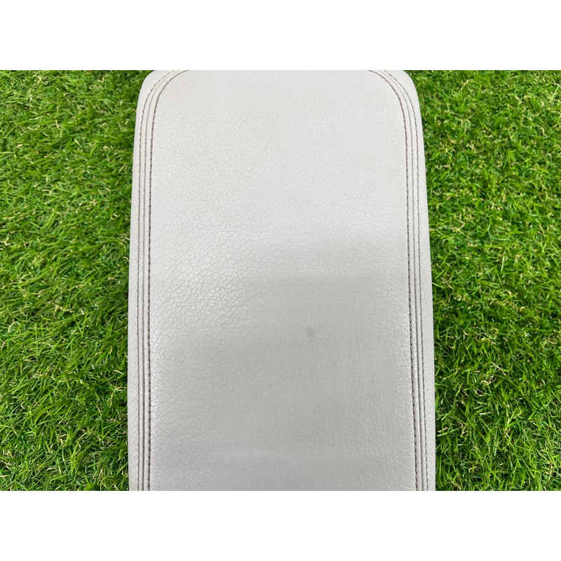 Подлокотник (салон) AUDI A3 8V 2015 1.8 8V0864207CHB9