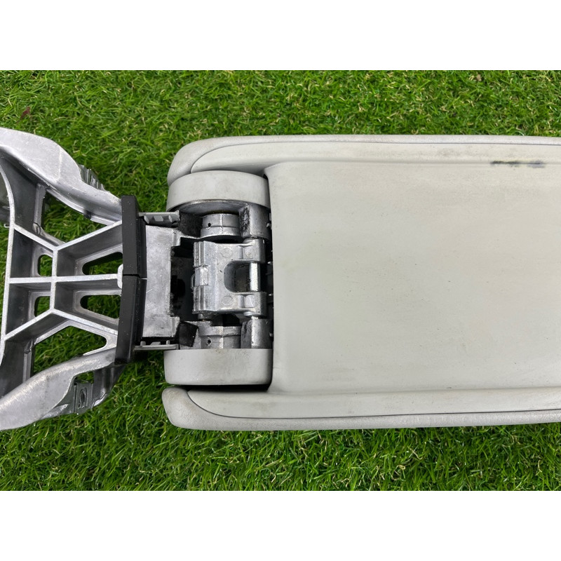 Подлокотник (салон) AUDI A3 8V 2015 1.8 8V0864207CHB9