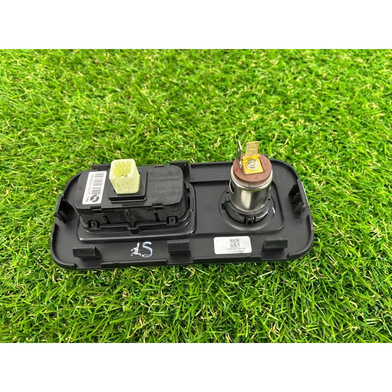 Кнопка складывания сиденья (электрика / кнопки) Hyundai Santa Fe TM 2019 2.0 GDi Turbo 894B0S2500NNB