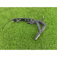 Петля капота