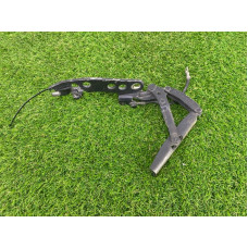 Петля капота