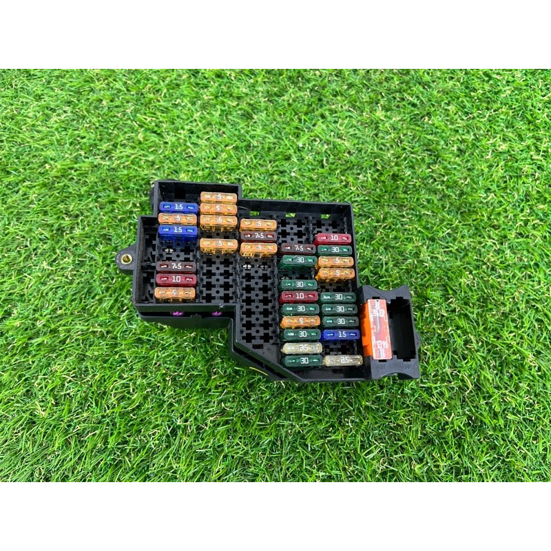 Блок предохранителей (электрика) Volkswagen Touareg FL 2015 3.6 7P0941824C