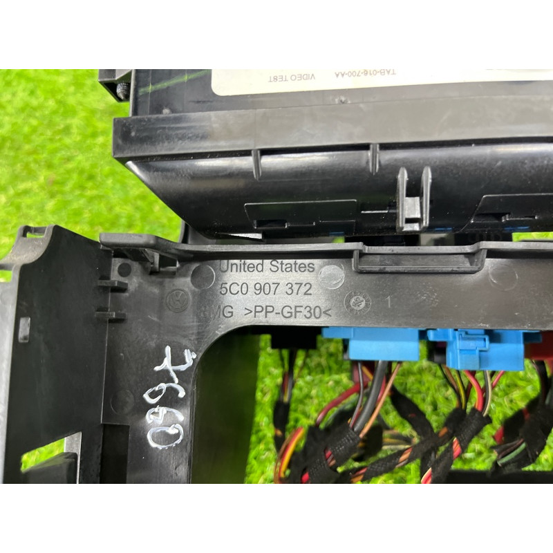 Блок предохранителей (электрика) Volkswagen Passat B7 2016 1.8 000937615