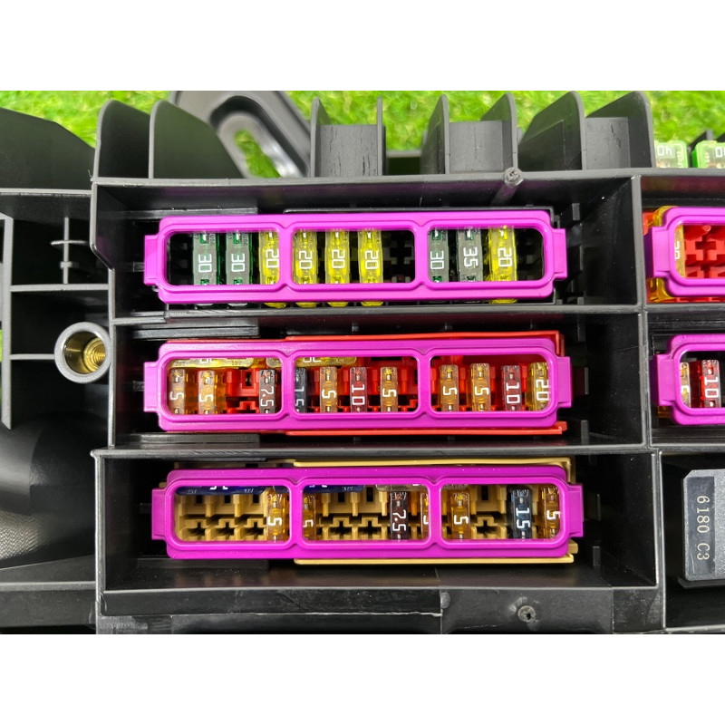 Блок предохранителей (электрика) AUDI A4 B9 2017 2.0 8W0971845A