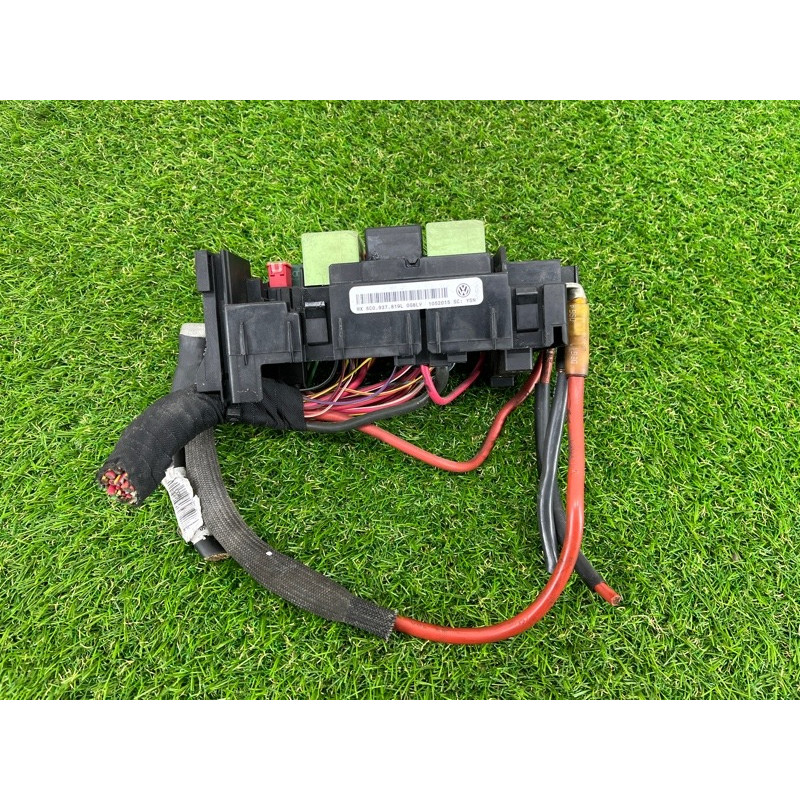 Блок предохранителей (электрика) Volkswagen Passat B7 2016 1.8 5C0937819L