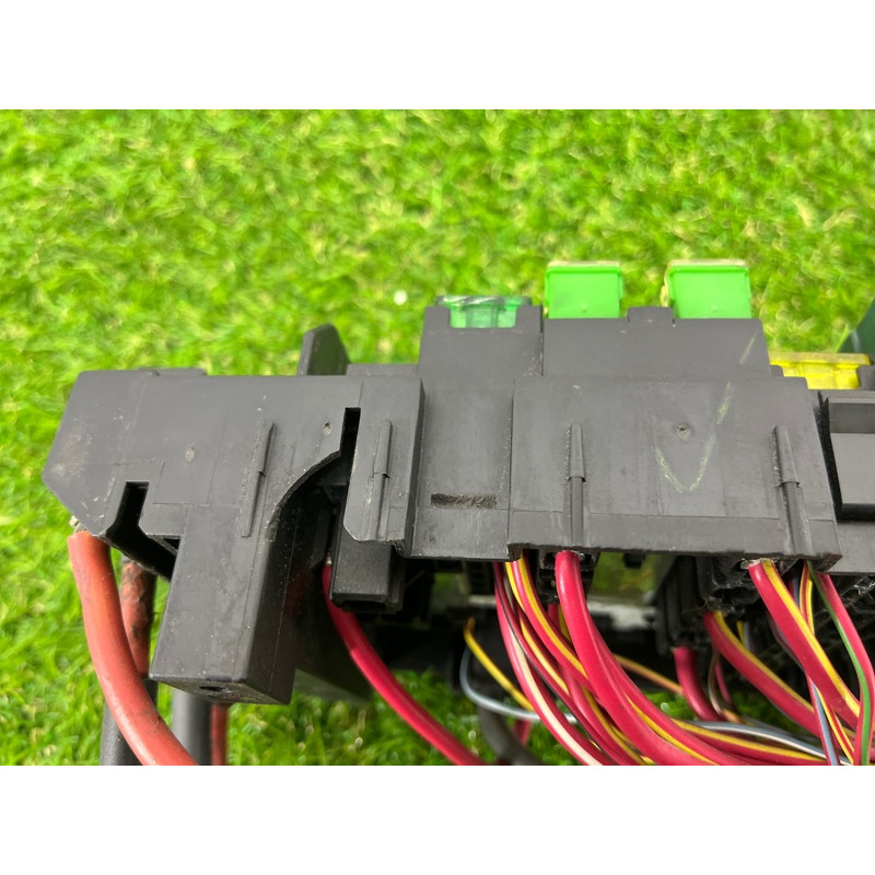 Блок предохранителей (электрика) Volkswagen Passat B7 2016 1.8 5C0937819L