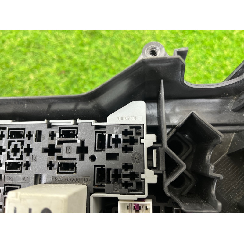 Блок предохранителей (электрика) Volkswagen Touareg FL 2015 3.6 7P0907295