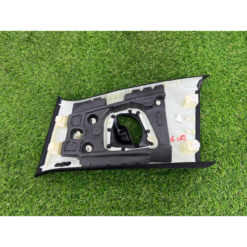 Обшивка центральної стійки (салон) BMW 5-series G30 2017 2.0 B46B20 51438065026