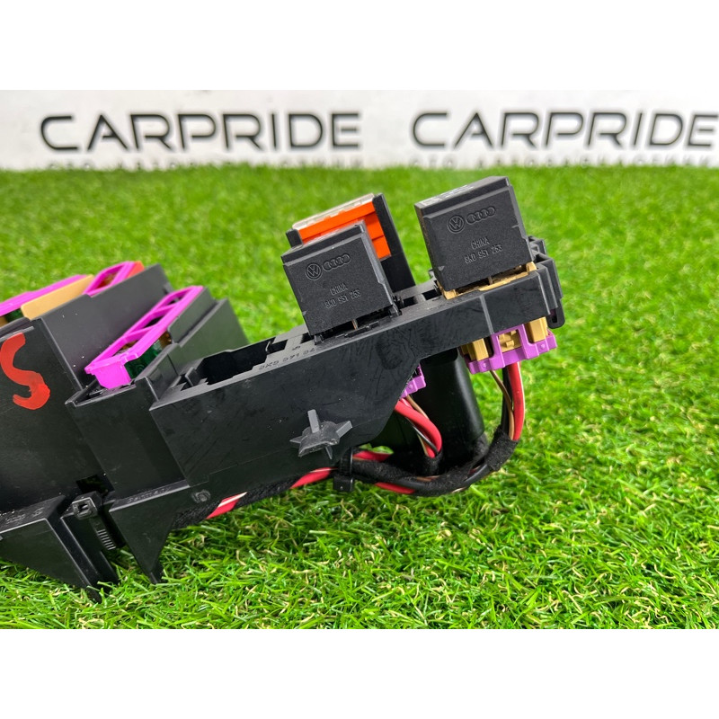 Блок предохранителей (электрика) AUDI Q5 8R 2012 3.2 CALB 8K0971845A