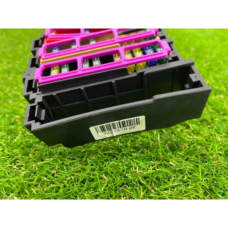 Блок предохранителей (электрика) AUDI Q5 8R 2012 3.2 CALB 8K0971845A