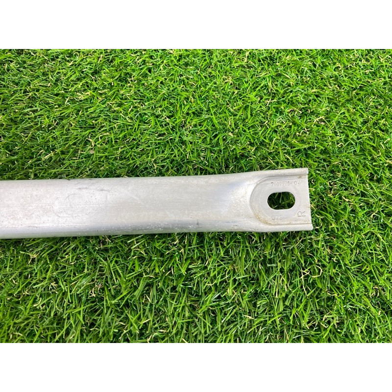 Розпірка передньої панелі (кузов і елементи) BMW 5-series G30 2017 2.0 B46B20 51617407776