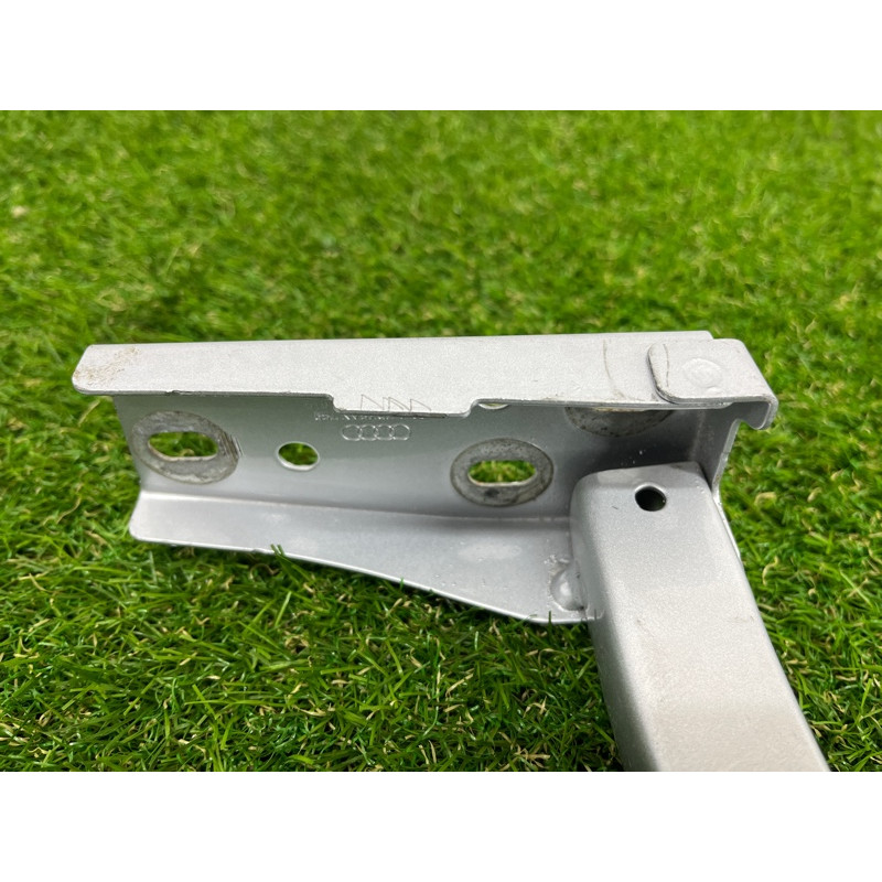 Петля багажника (кузов и элементы) AUDI A3 8V 2015 1.8 8V5827301C