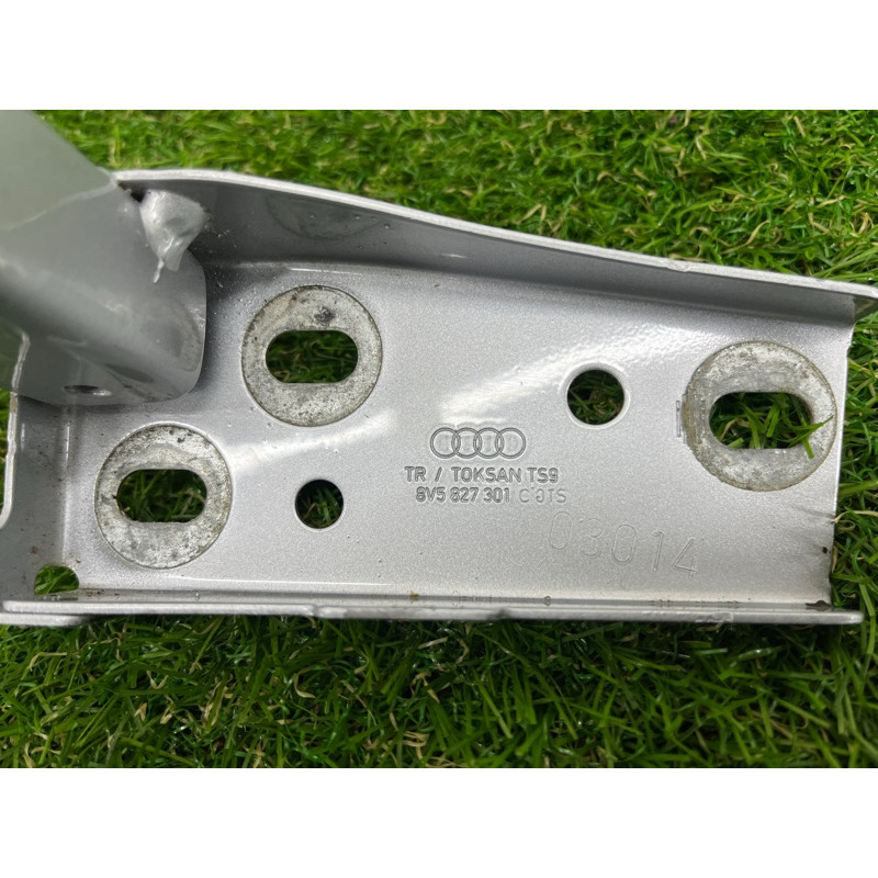 Петля багажника (кузов и элементы) AUDI A3 8V 2015 1.8 8V5827301C