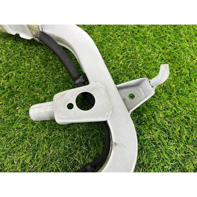 Петля багажника (кузов и элементы) AUDI A3 8V 2018 2.0 CZRA 8V5827302C