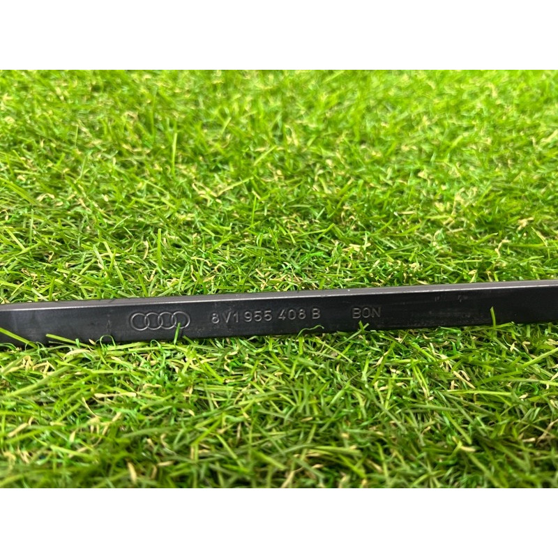 Поводок дворника (кузов и элементы) AUDI A3 8V 2015 1.8 8V1955408B1P9