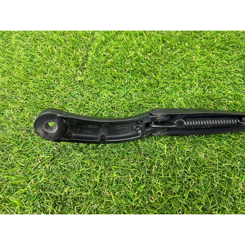 Поводок дворника (кузов и элементы) AUDI A3 8V 2015 1.8 8V1955407B1P9