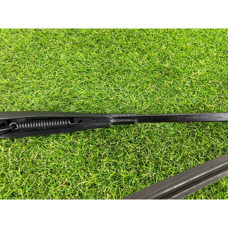 Поводок дворника (кузов и элементы) AUDI A3 8V 2015 1.8 8V1955407B1P9