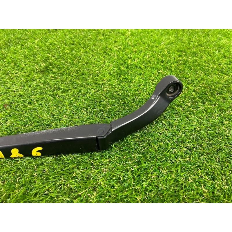 Поводок дворника (кузов и элементы) AUDI A3 8V 2018 2.0 CZRA 8V1955408E1P9