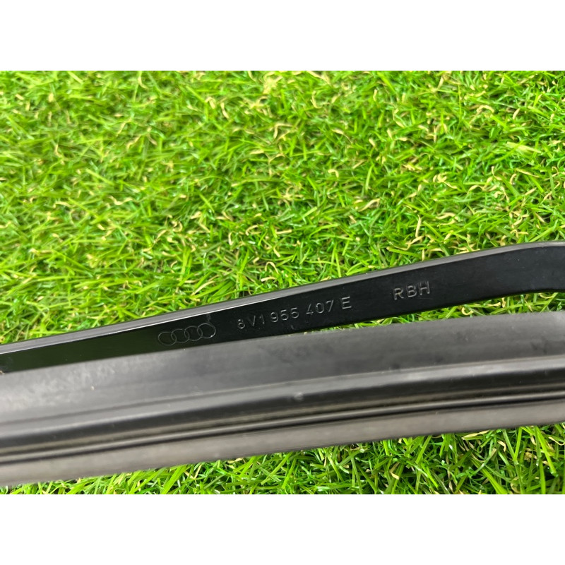 Поводок дворника (кузов и элементы) AUDI A3 8V 2018 2.0 CZRA 8V1955407E1P9