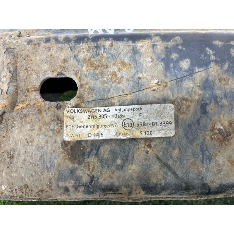 Усилитель бампера (наружные элементы кузова) Volkswagen Amarok 2H 2012 2.0 2H5807305S