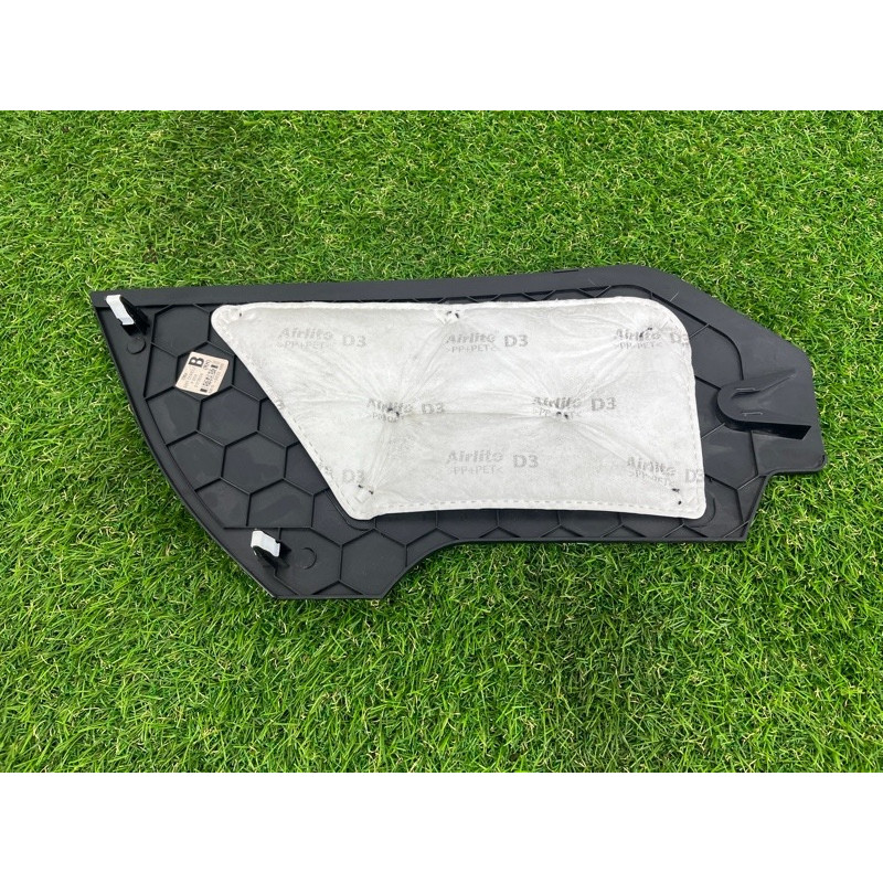 Накладка центральной консоли (салон) Hyundai Santa Fe TM 2019 2.4GDI 84615S2000NNB