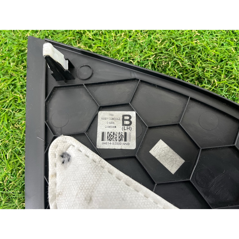 Накладка центральной консоли (салон) Hyundai Santa Fe TM 2019 2.4GDI 84614S2000NNB