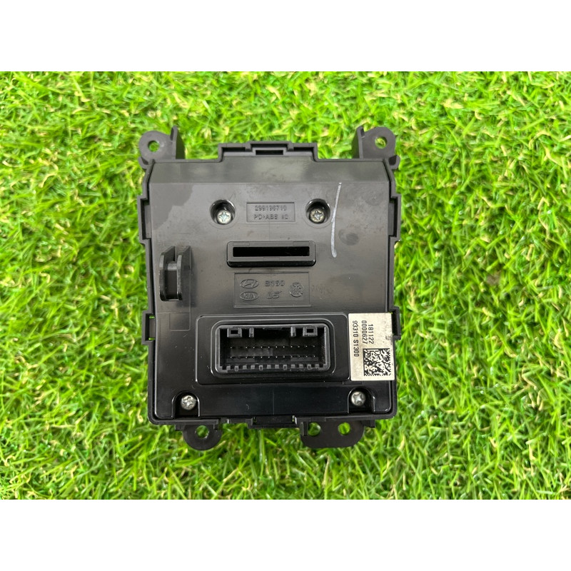 Блок кнопок (электрика / кнопки) Hyundai Santa Fe TM 2019 2.0 GDi Turbo 93310S1300VCS